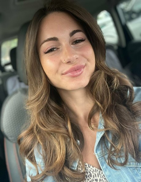 Lucy Cloud OnlyFans geleakte Brüste