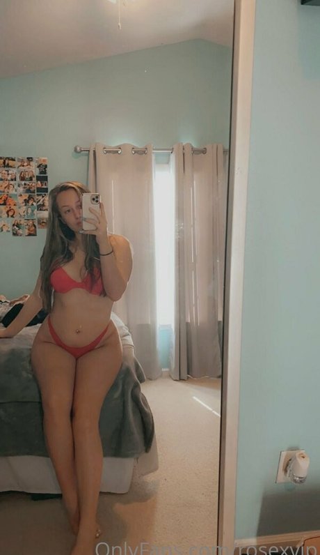 yourgirlfriendrose Bilder OnlyFans