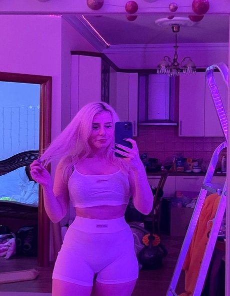 Sveta Sollar Titten OnlyFans