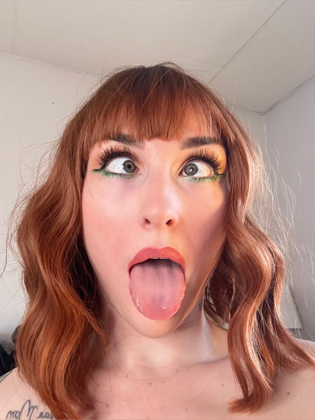 Sativa Marie Nacktbilder auf OnlyFans