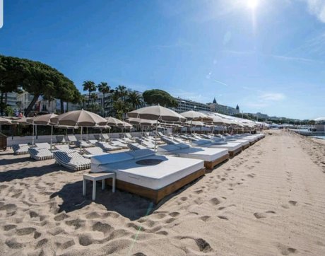 Sarah Bell_ OnlyFans-Fotos