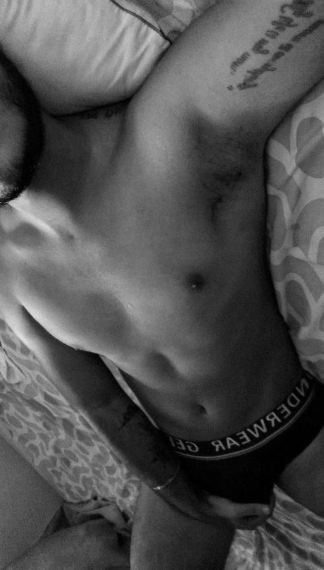 Santiago Ram n Chaux OnlyFans-Bilder