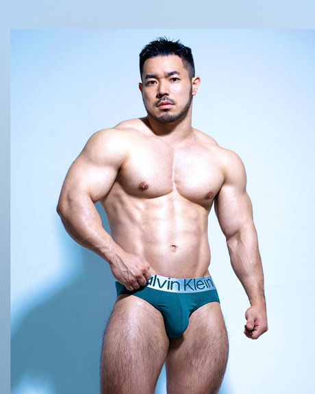 Satoshi Kostenlose OnlyFans-Inhalte