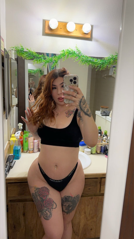 Karmella_ Nackt geleakt OnlyFans