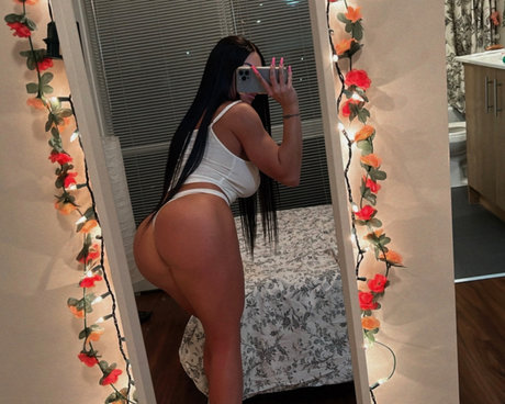 Crystal Rae Nacktpornos auf OnlyFans