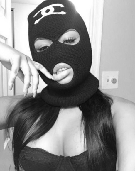 Yaz PM_ Nacktbilder von OnlyFans