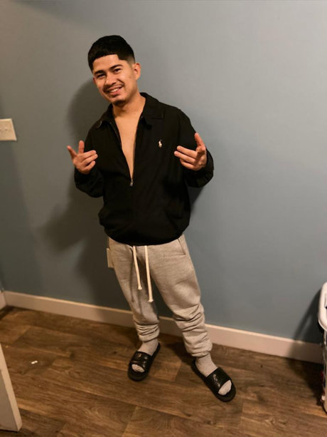 Truth menace OnlyFans Lesbisch