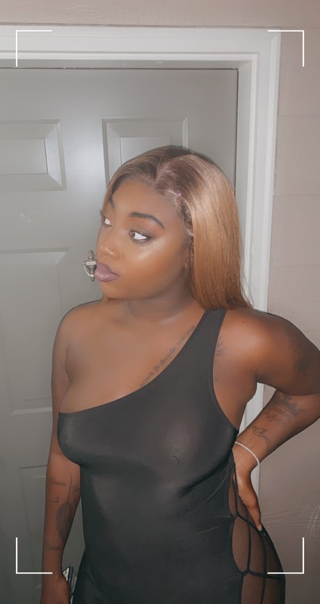 BrattisNigerian OnlyFans gratis