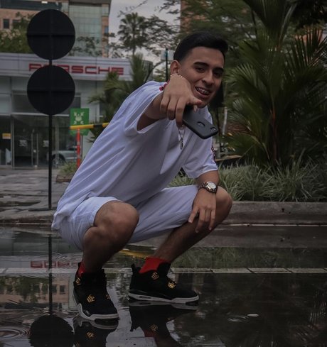 Onedy backstage Nackt