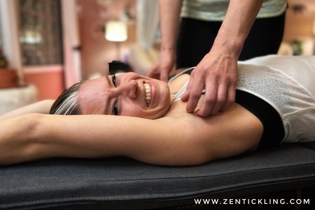 Zen Tickling Leaks von Nacktbildern auf OnlyFans