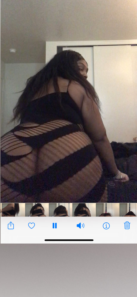 The Real Beautifulass Hell Nacktbilder von OnlyFans