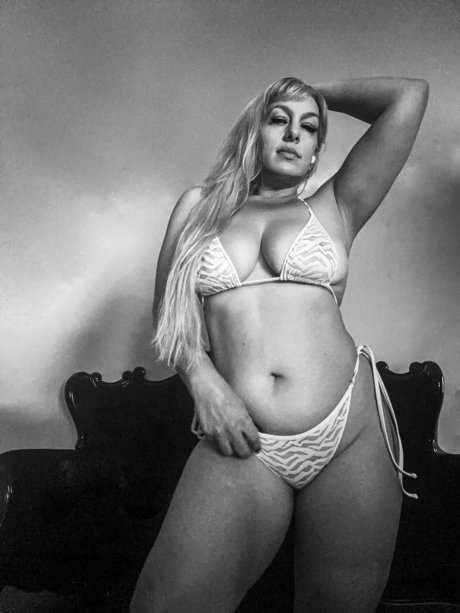 Onecurvyone OnlyFans Inhaltstyp