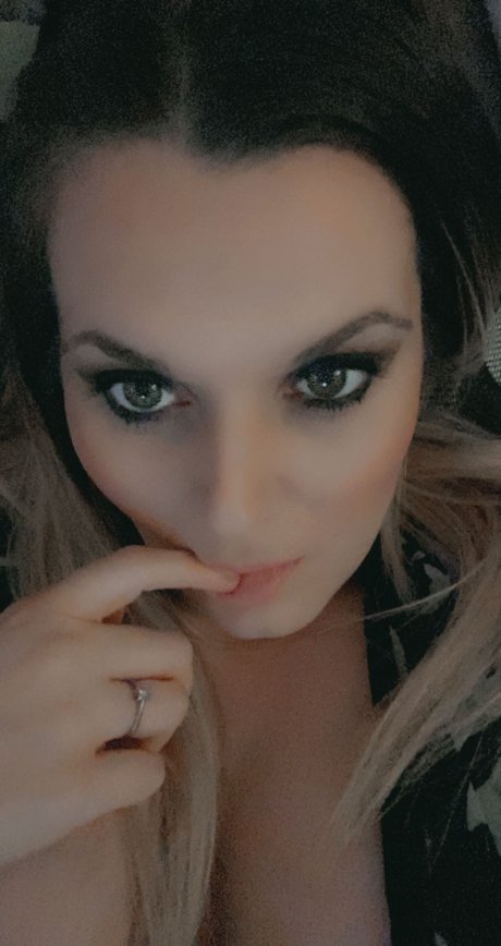 Zoe Louise OnlyFans nackte Brüste