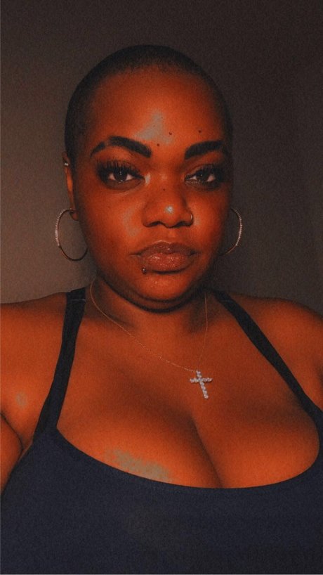 Queen Chay OnlyFans Bilder