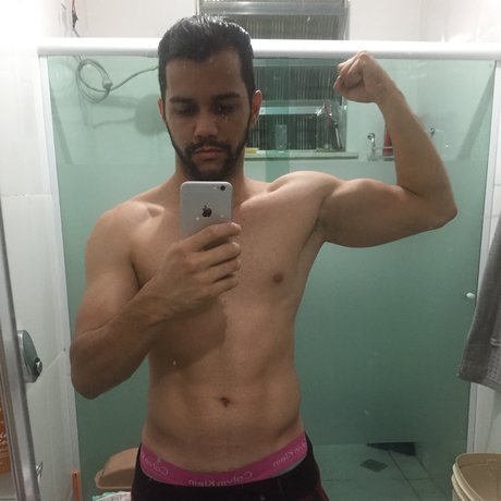 Hugo Castro OnlyFans Model Fotos