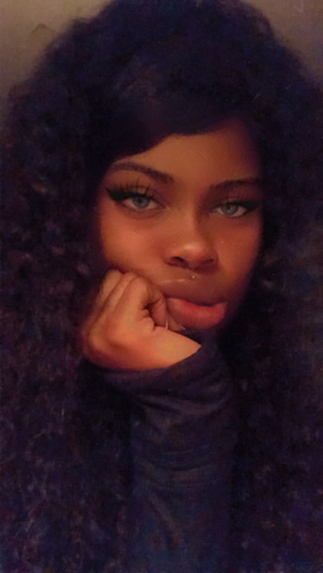 S O L I T A B O M B S H E L L S OnlyFans Brüste Bild