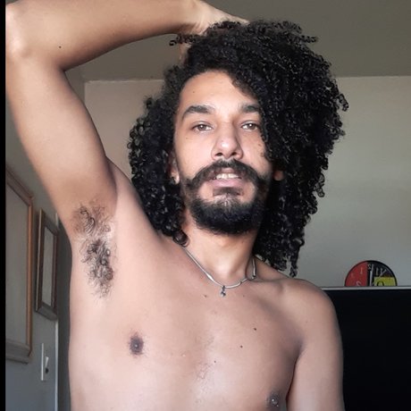 Xande Felix OnlyFans schlank