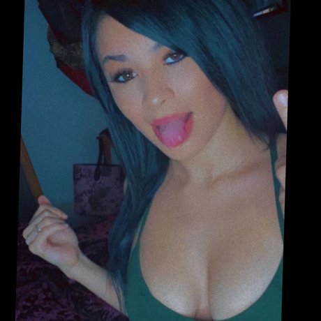 Fendi OnlyFans Brüste Bild