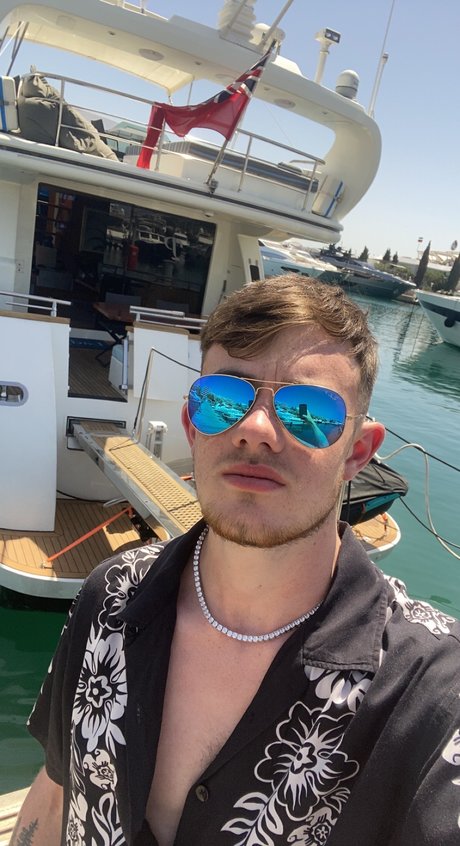 Jake p OnlyFans Striptease