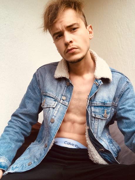 Osvaldo Peter OnlyFans Bilder