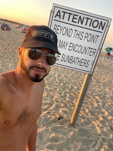 Nudist Michael OnlyFans Brüste Bild