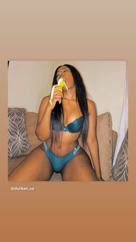 NudistZA OnlyFans Lesbisch