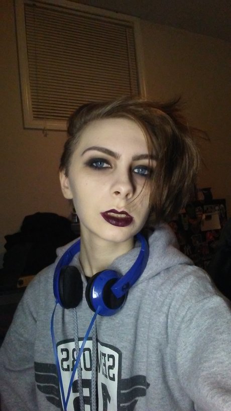 Andy Graves Brüste OnlyFans