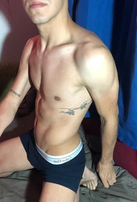 HOT PENDE_ OnlyFans Fotos