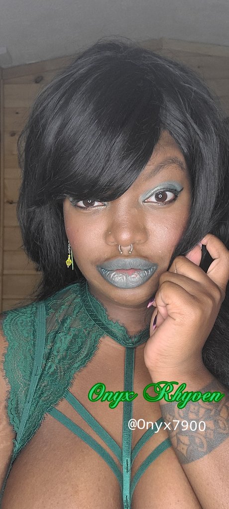 Onyx Rhyven s Page OnlyFans-Seite