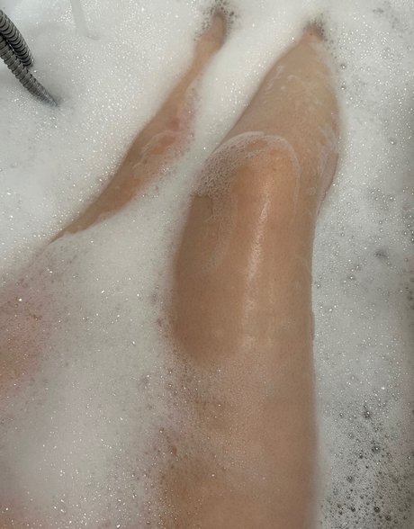 Liv Kaira Nacktbilder von OnlyFans