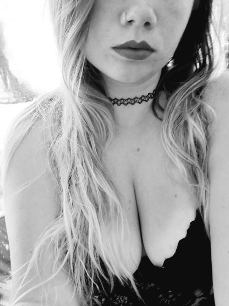 Molly Mania OnlyFans-Rezensionen