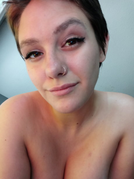 Raven Nyx Nackt auf OnlyFans