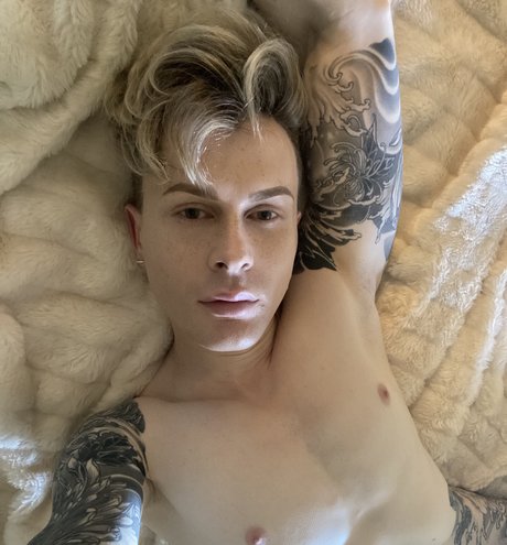 Peechiecake OnlyFans Bilder