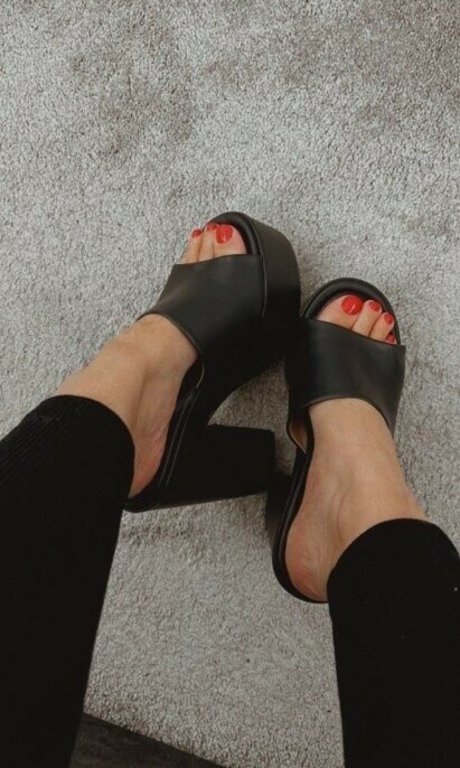 Kirsty Wells OnlyFans-Bilder