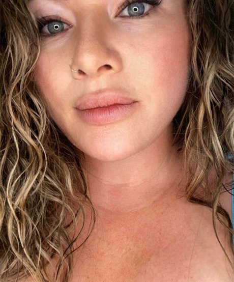 notyouraverage OnlyFans-Post