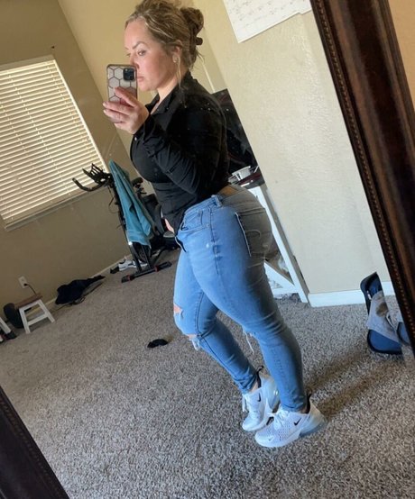 notyouraverage Nacktbilder-Leaks von OnlyFans