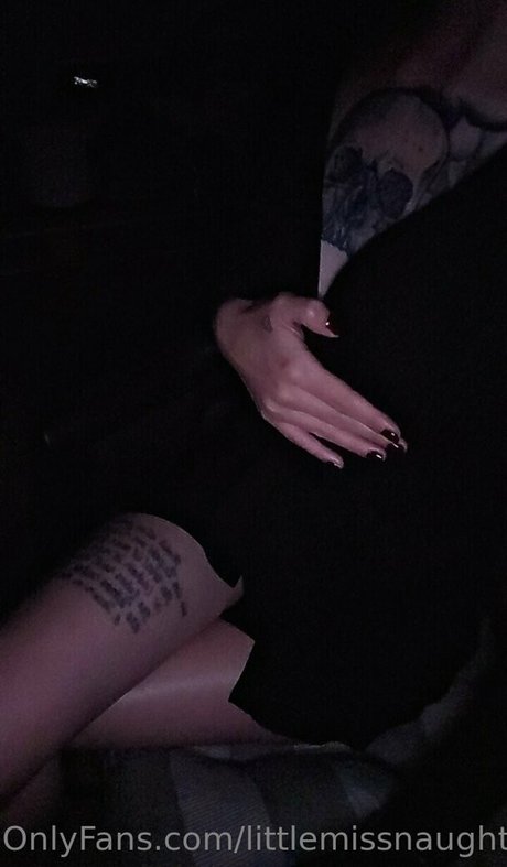 littlemissnaughtytw Nackt auf OnlyFans
