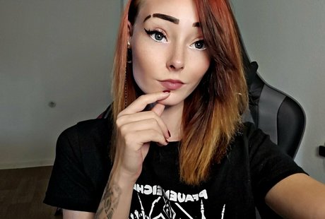 littlemissnaughtytw OnlyFans Nackt Leaks