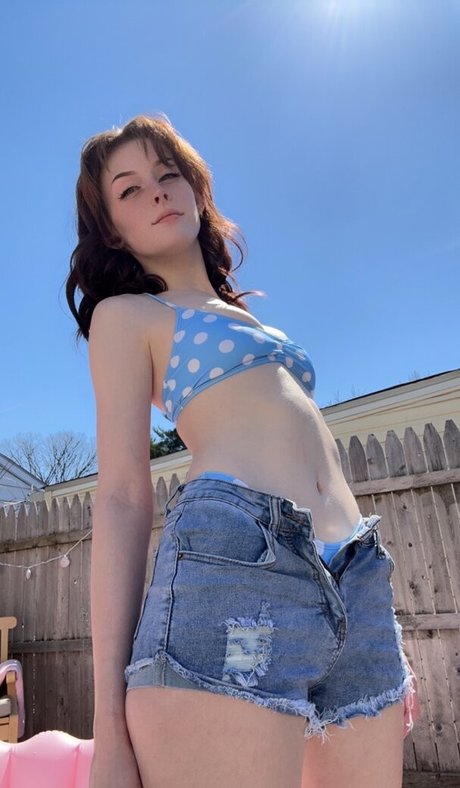 Soggyalien22 OnlyFans Strip