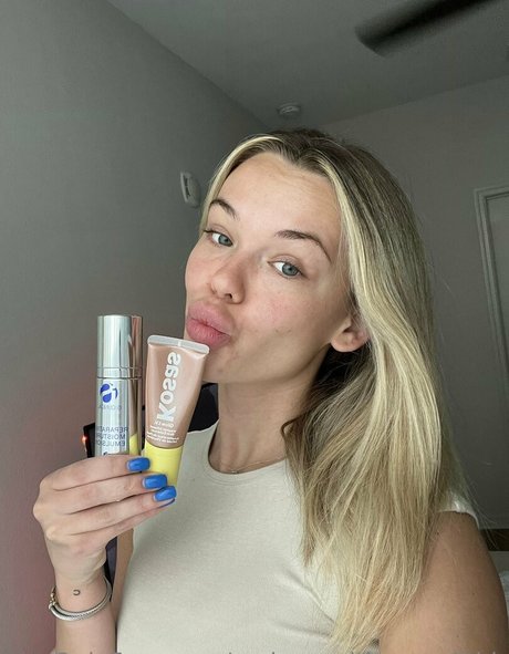 makeupwithmeredithh Oben ohne OnlyFans