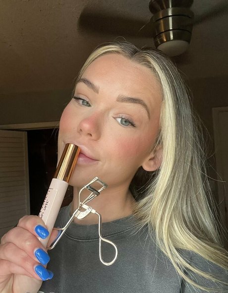 makeupwithmeredithh OnlyFans Fotos