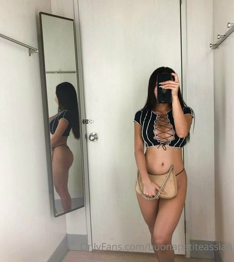 buonapetiteassian OnlyFans Model Bilder