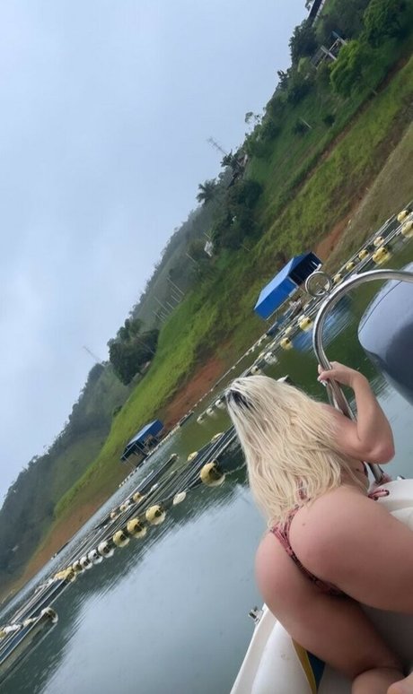 Mila Falk Nackt auf OnlyFans