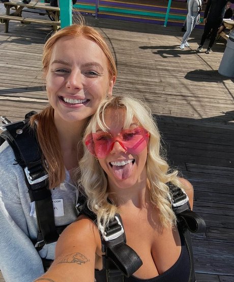 Taylor Hughs OnlyFans Model Bilder