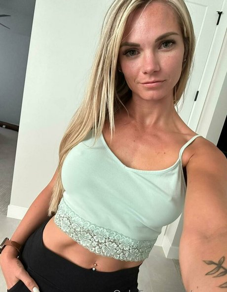 ezrapaige NurlyFans-Brüste