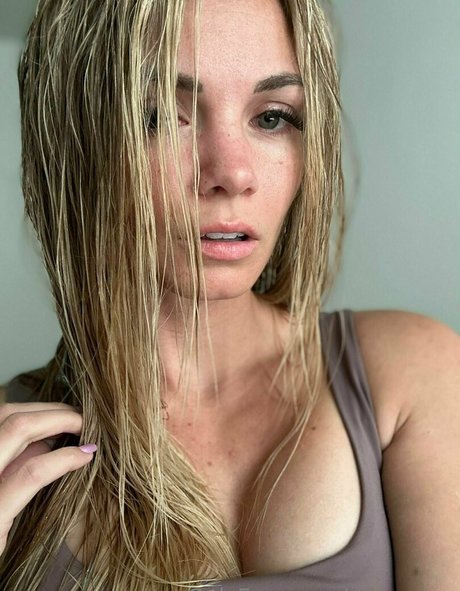 ezrapaige OnlyFans Arsch Leak