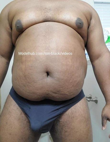 ronblack69 OnlyFans geleakte Brüste