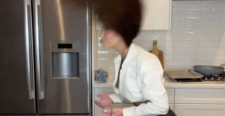 Karenliao OnlyFans Model Bilder