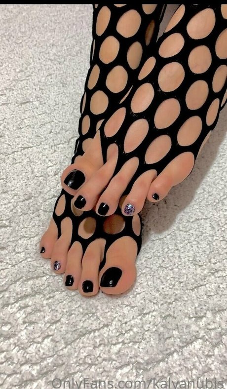 caly4u OnlyFans Pornografie