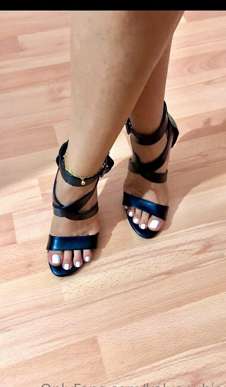 caly4u OnlyFans-Leaks